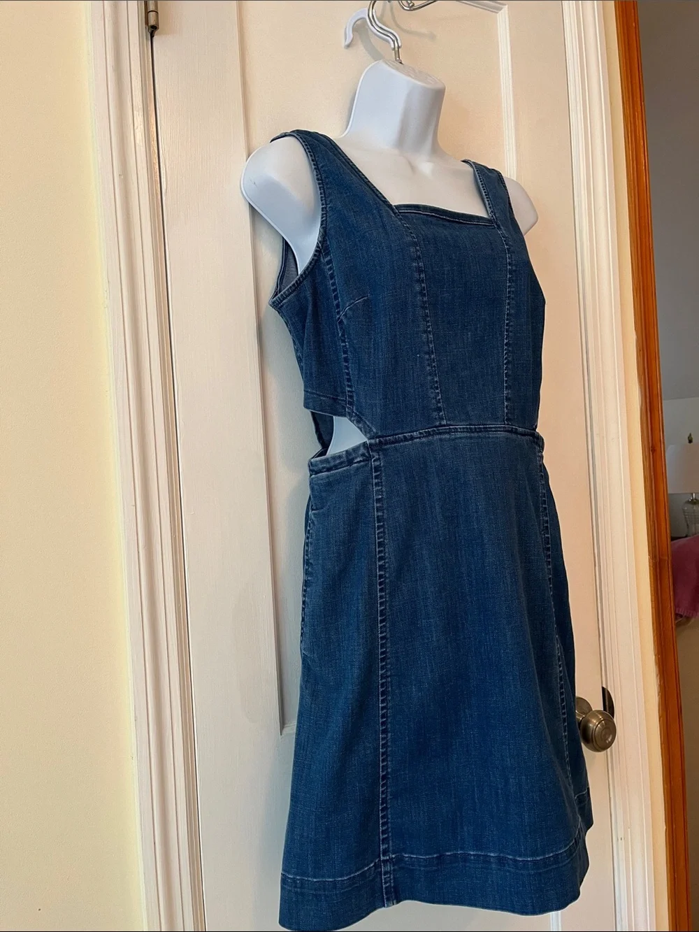 Madewell Denim Dress Cut Outs Sleeveless Women’s 6 Blue Pockets Coastal Cowgirl - Picture 6 of 17